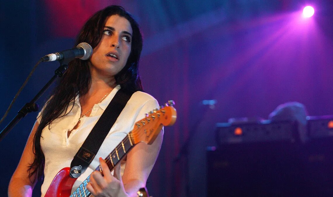 The Entire Emotional Spectrum of Having a Sibling Can Be Explained in Just 4 Pop Songs