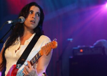 The Entire Emotional Spectrum of Having a Sibling Can Be Explained in Just 4 Pop Songs