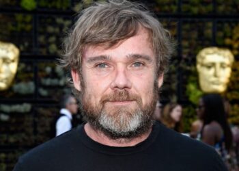 ‘NYPD Blue’ Star Ricky Schroder Slammed Over Transphobic Tribute to Dolly Parton