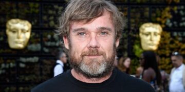 ‘NYPD Blue’ Star Ricky Schroder Slammed Over Transphobic Tribute to Dolly Parton