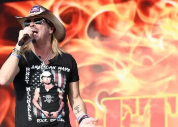 Rock Legend Pulled From Tour by Doctors as He Faces a ‘Slow’ Recovery
