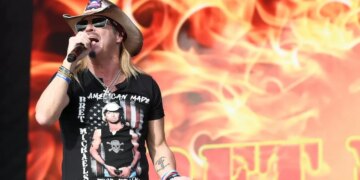 Rock Legend Pulled From Tour by Doctors as He Faces a ‘Slow’ Recovery