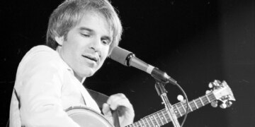 Steve Martin’s Strange Encounter With Elvis Presley Included 3 Guns and 18 Bullets