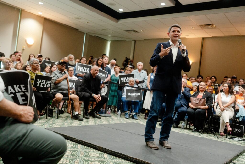 Texas candidates focus on economy as social issues take a back seat