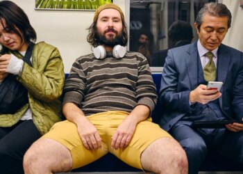 The Habit Women Say Is Even More Irritating Than Manspreading