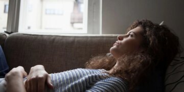 This Common Dating Habit Can Quietly Destroy Your Confidence