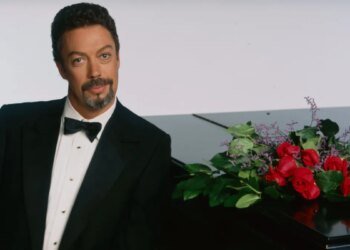 Broadway ‘Rocky Horror’ Stops to Honor Tim Curry in Toucha-Toucha-Touching Tribute to the Late Dr. Frank-N-Furter