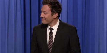Jimmy Fallon Struggles to Keep a Straight Face as Audience Member Loudly Reacts to Karoline Leavitt’s Resignation