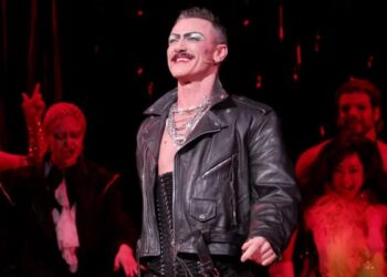 Luke Evans and ‘The Rocky Horror Show’ Broadway Cast Pay Tribute to Tim Curry With a Special Performance