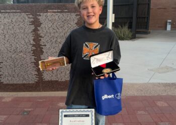 A woman was lost and confused in 100-degree heat. This teen came to help.