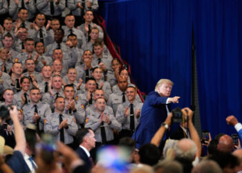Trump stumps in N.Y. suburbs, highlighting a dilemma for his party