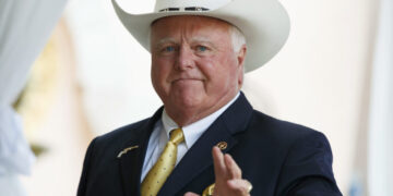 Prominent Texas Republican predicts GOP losses over data centers