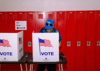 Live updates
Key midterm primary elections kick off in 5 states