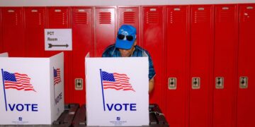 Live updates
Key midterm primary elections kick off in 5 states
