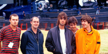 On This Day in 1996, This Genre-Defining Band Draws Record Crowd to Historic English Estate