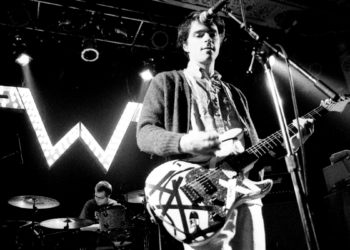 3 Instantly Recognizable Alt-Rock Album Covers of the 1990s