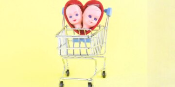 Why Not Fighting Is Making Your Relationship Worse, According to Therapists
