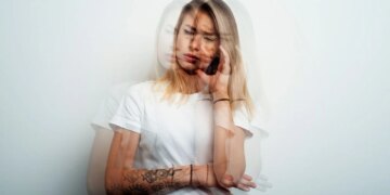 Why Your Brain Overreacts to Everyday Stress, According to Psychology