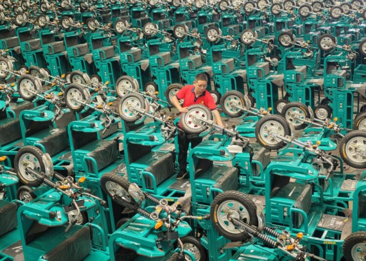 China exports its economic problems to the world