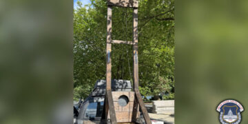 Arrest follows sighting of guillotine parked next to the Supreme Court