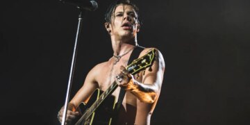 Yungblud Suffered What Should Be a Concert-Cancelling Injury But He’s Still Planning to Perform