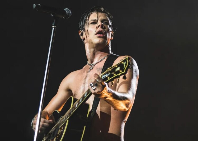 Yungblud Suffered What Should Be a Concert-Cancelling Injury But He’s Still Planning to Perform
