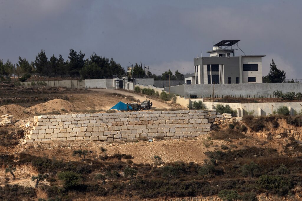 IDF troops stood by as West Bank settlers besieged Palestinian homes