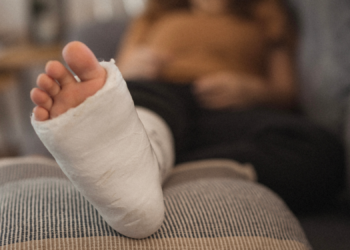 A Doctor Gave Us Their Take on the Viral ‘Never Broke a Bone’ Theory