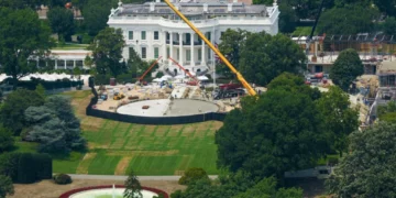 Frustrated Trump’s ‘telling’ White House redo sparks internet firestorm: ‘Ridiculous’
