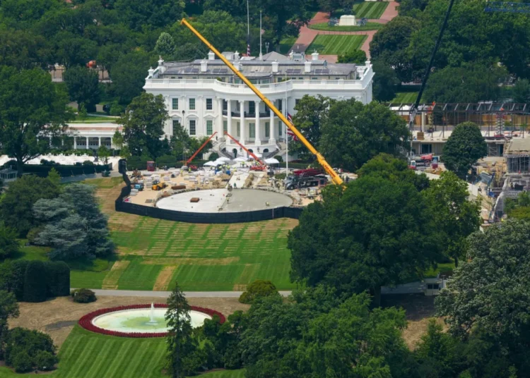 Frustrated Trump’s ‘telling’ White House redo sparks internet firestorm: ‘Ridiculous’