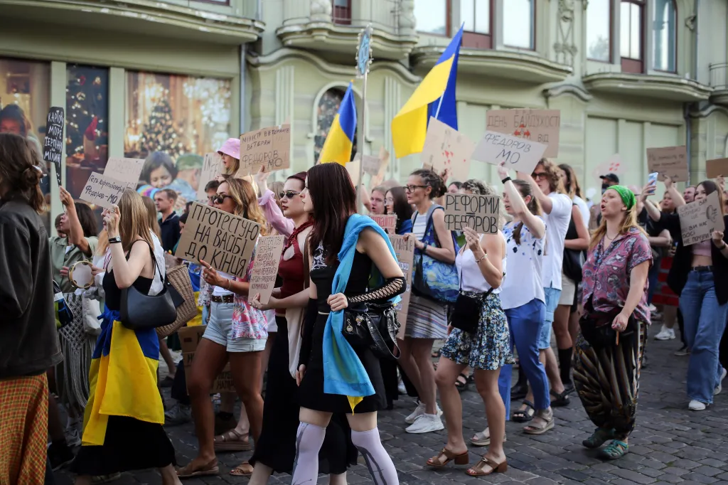 The march was held in support of former Defense Minister Mykhailo Fedorov, with activists demanding his reinstatement.