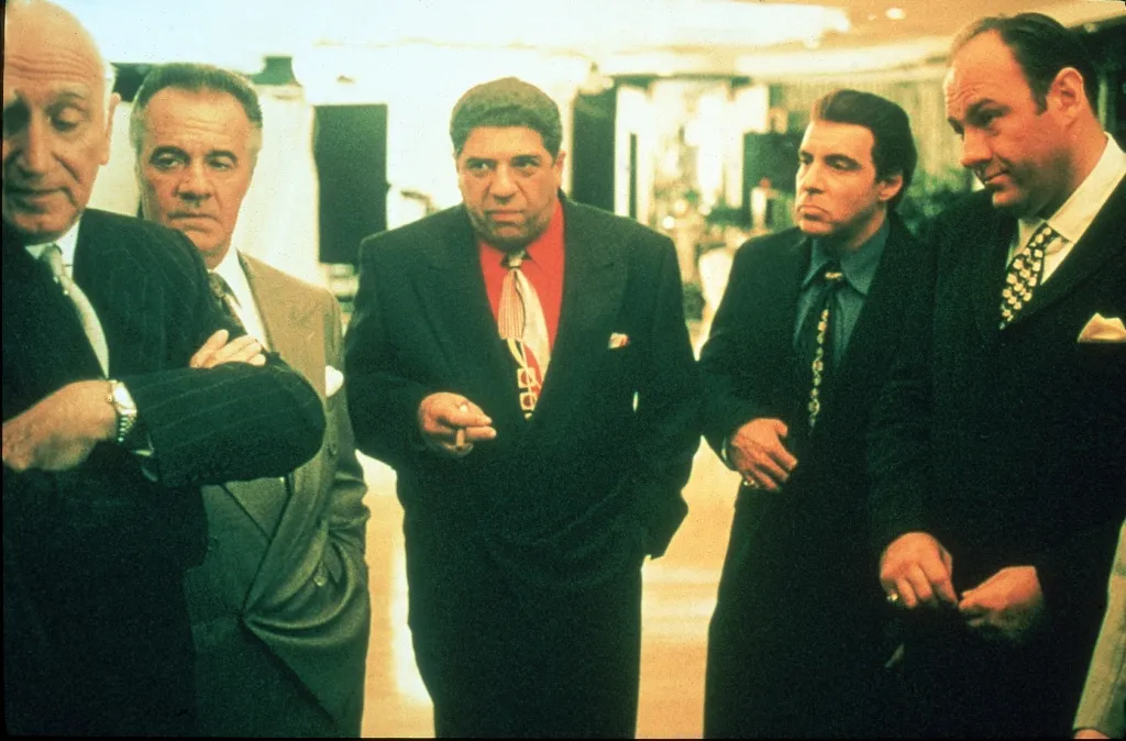 Dominic Chianese, Tony Sirico, Vincent Pastore, Steve Van Zandt, and James Gandolfini in a scene from