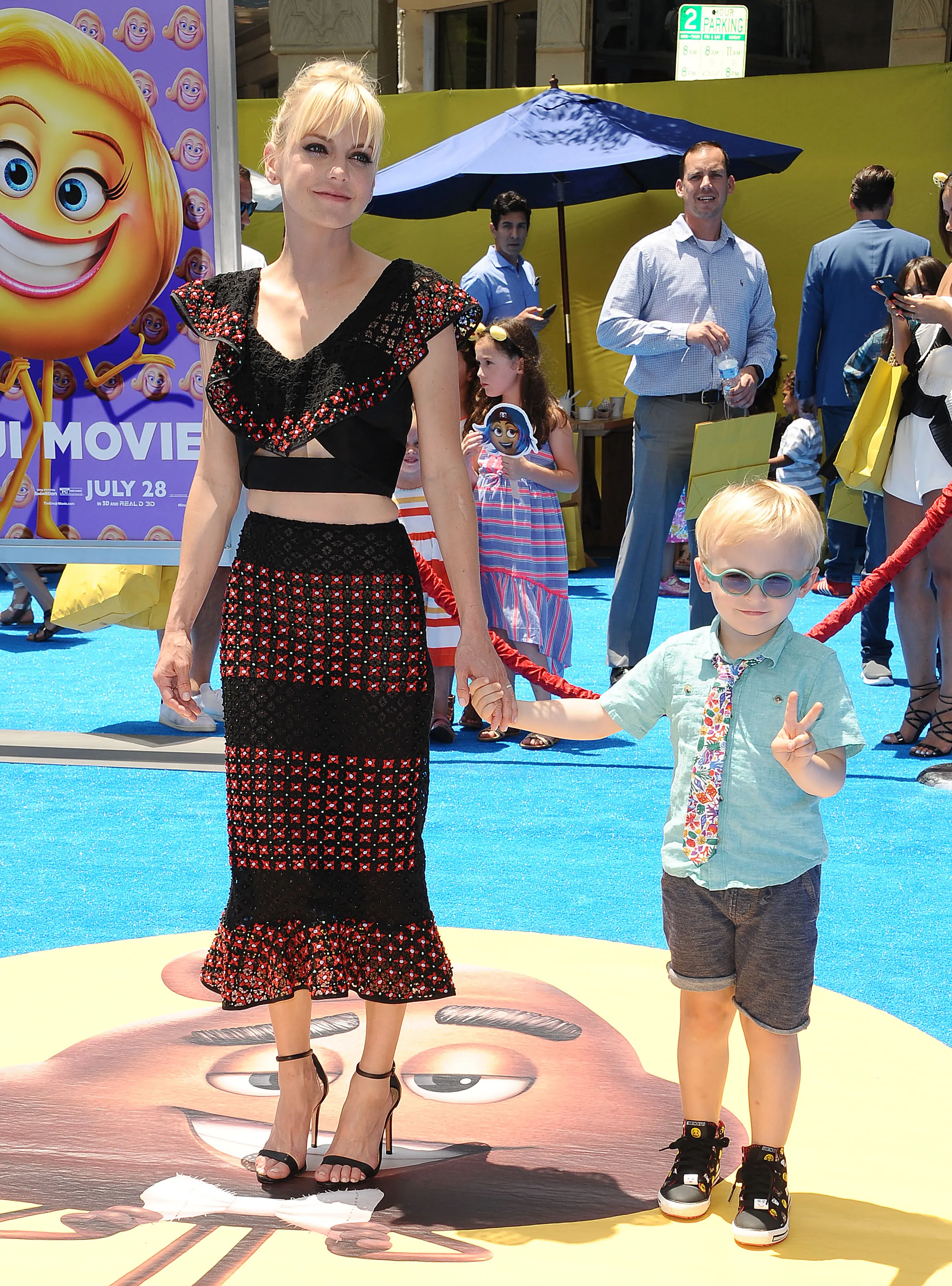 Actress Anna Faris and her son, Jack, at the premiere of 