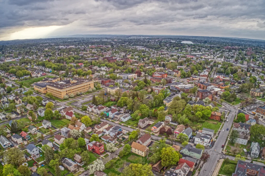 New York’s cash buyers are retreating, giving mortgage-dependent buyers more room to compete.
