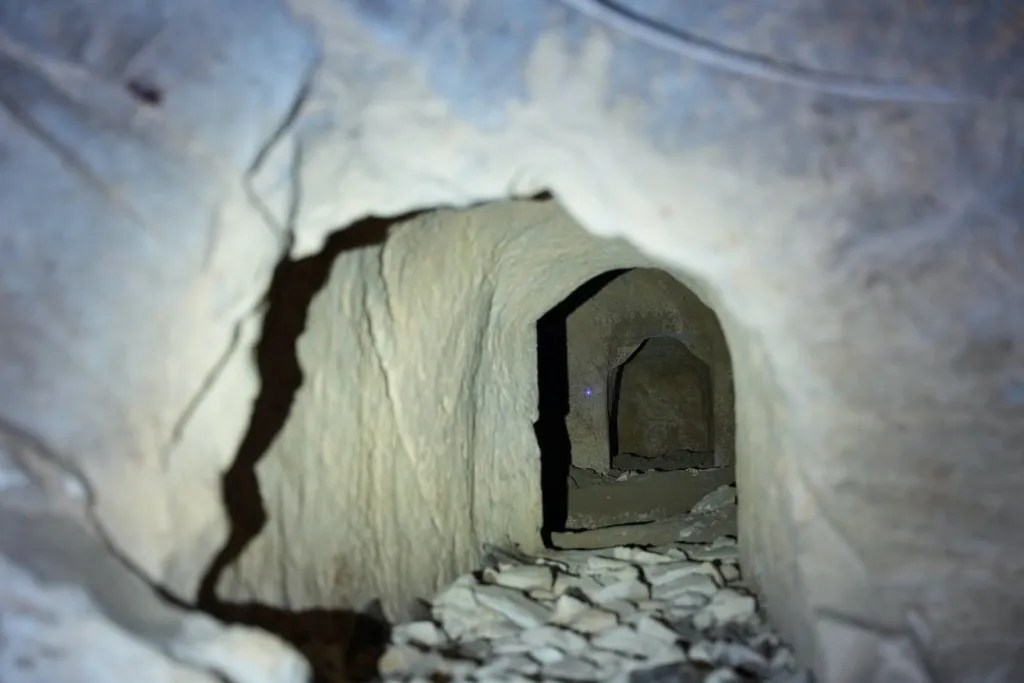 An ancient burial cave and archaeological findings dating back to the Second Temple period were uncovered by Israel Police during an operational activity in Silwan.