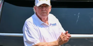 Economist alarmed as Trump’s ‘anemic’ economy pushes Americans to the brink