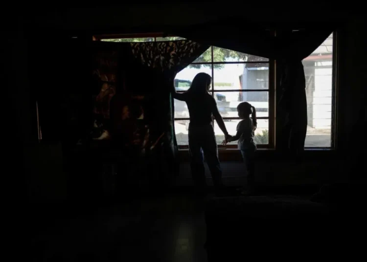 Trump endangers immigrant children in corrupt deal