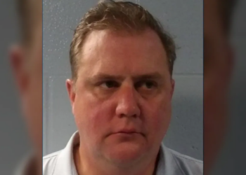 GOP prosecutor goes to war with Republican governor amid official’s second arrest
