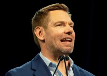 FBI seizes Eric Swalwell’s phone in airport face-off as White House releases dirt