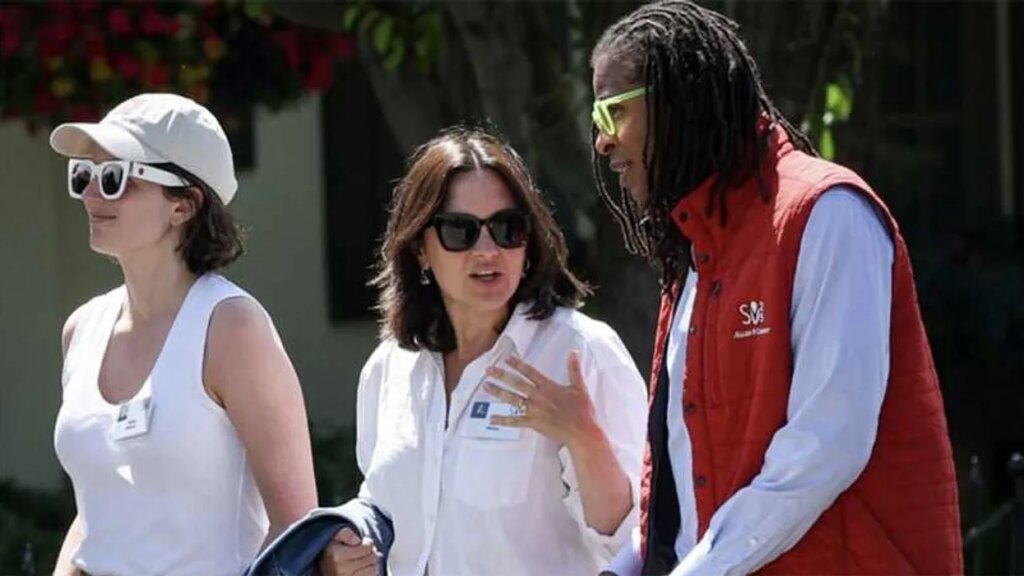 ‘Enthralled’ Bari Weiss courts fired CNN star as struggling CBS News eyes massive shakeup
