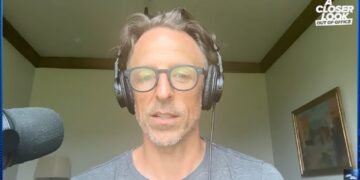 Seth Meyers and ‘A Closer Look’ Writer Joke Their New Podcast Is Proof of Life: ‘The Way Mitch McConnell Releases a New Photo’