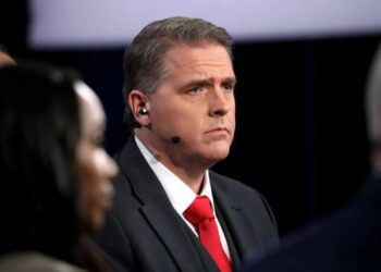 Scott Jennings’ tirade defending Trump’s close ties to aide backfires immediately