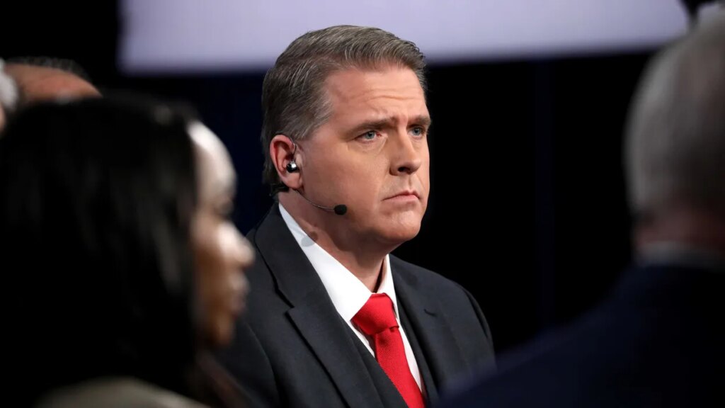 Scott Jennings’ tirade defending Trump’s close ties to aide backfires immediately