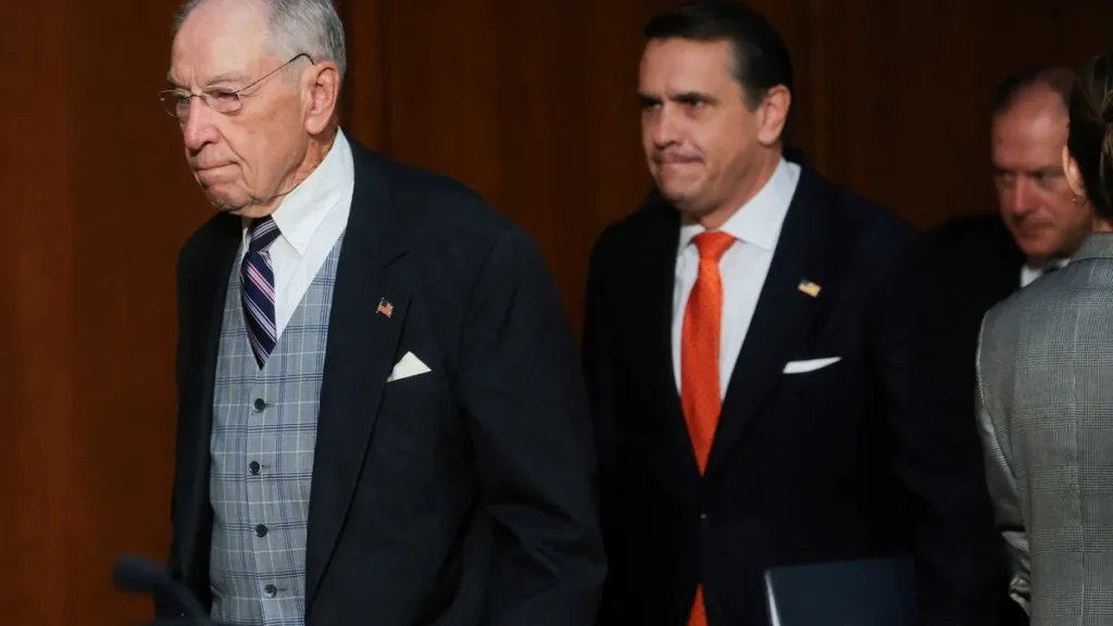 Todd Blanche stabbed senators in the back hours after being sworn in: experts