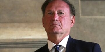 Samuel Alito staying on Supreme Court bench for another term after NPR erroneously reported his retirement