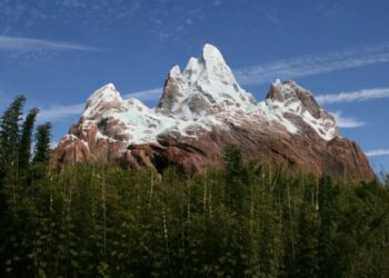 Mount Everest’s peaks has sea fossils, as some hope it proves Bible story