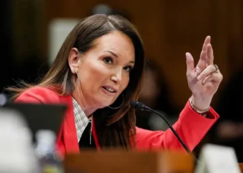 Trump official mocked for going ‘full Jeb Bush’ at event: ‘Where’s the laugh track?’