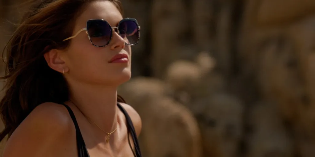 Kaia Gerber as Kendall Carr in
