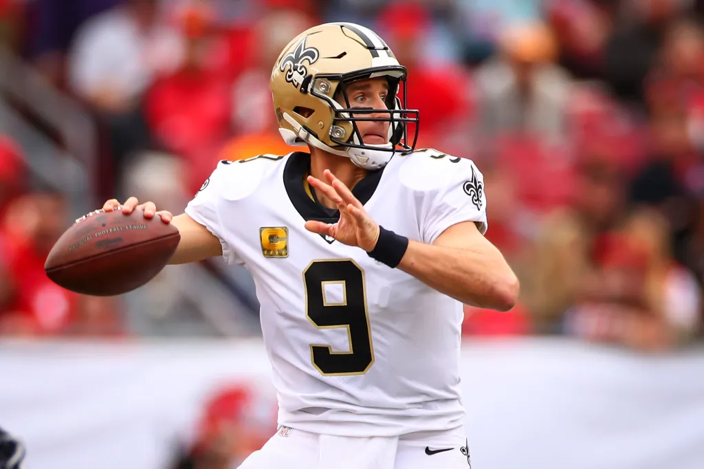 Drew Brees of the New Orleans Saints drops back to pass against the Tampa Bay Buccaneers.