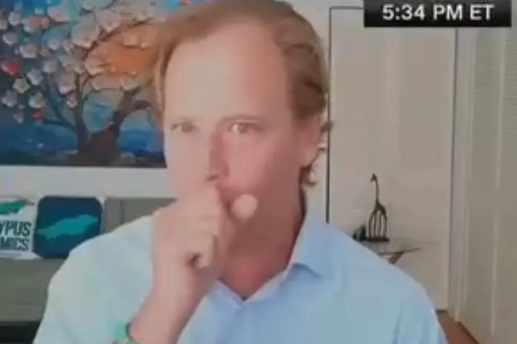 Economist Justin Wolfers winged it after accidentally swallowing a fly during a live interview about the US economy and jobs report with CNN's Omar Jimenez.